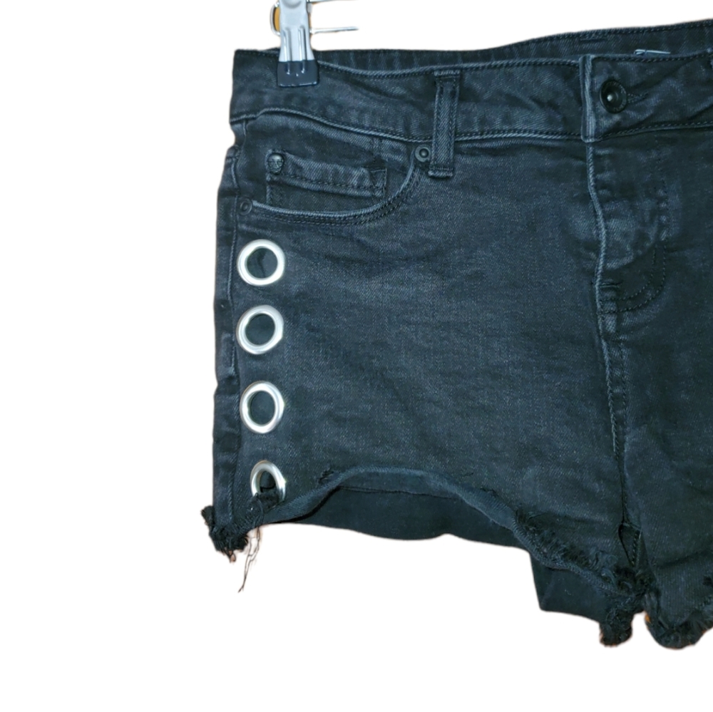 Hot Topic Blackheart Low Rise Rivet Short - Picture 3 of 6